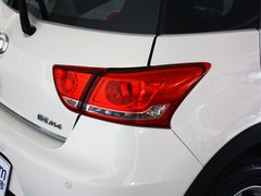 2012款 1.5L 手动 两驱豪华型 5座