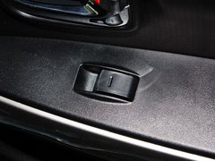 2012款 1.5L 手动 两驱豪华型 5座