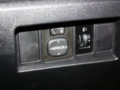 2012款 1.5L 手动 两驱豪华型 5座