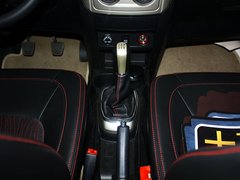 2012款 1.5L 手动 两驱豪华型 5座
