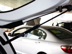 2012款 1.5L 手动 两驱豪华型 5座