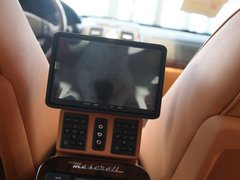 2010款 4.7 自动 行政版