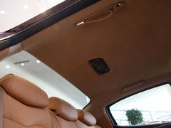 2010款 4.7 自动 行政版