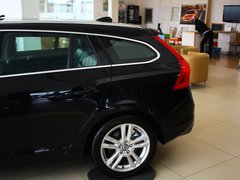 沃尔沃V60 2012款 3.0T 自动 个性运动版