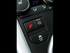 2012款 2.0T 自动 3门耀致版 4座