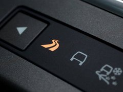 2012款 2.0T 自动 3门耀致版 4座