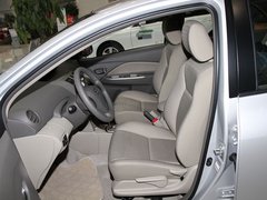 一汽丰田  新威驰 1.6L AT 驾驶席座椅前45度视图