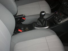 2011款 两厢 1.4 SL 手动 