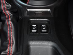 2013款 2.0L 自动 豪华版