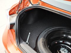 2013款 2.0L 自动 豪华版