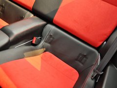 2013款 2.0L 自动 豪华版