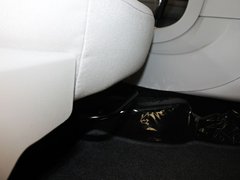 2011款 三厢 1.6L 自动 冠军版