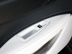 2011款 三厢 1.6L 自动 冠军版