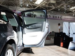 2011款 三厢 1.6L 自动 冠军版