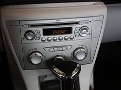 2011款 三厢 1.6L 自动 冠军版