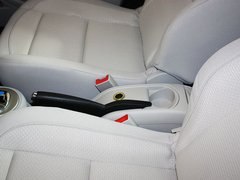2011款 三厢 1.6L 自动 冠军版
