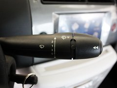 2011款 三厢 1.6L 自动 冠军版