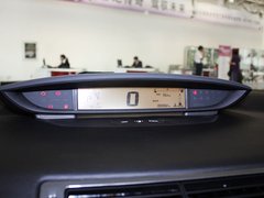 2011款 三厢 1.6L 自动 冠军版