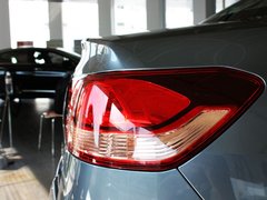 2011款 三厢 1.6L 自动 冠军版