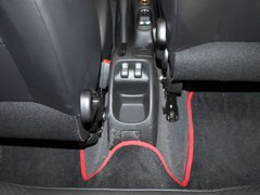 2011款 两厢 1.4L 手动 品乐版