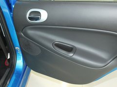 2011款 两厢 1.4L 手动 品乐版