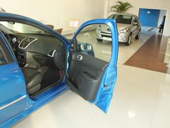 2011款 两厢 1.4L 手动 品乐版