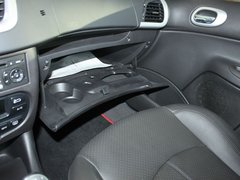 2011款 两厢 1.4L 手动 品乐版
