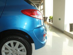2011款 两厢 1.4L 手动 品乐版