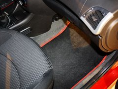 2011款 三厢 1.4L 手动 驭乐版