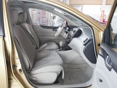 东风日产  新骐达 1.6 CVT 副驾驶座椅正视图