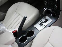 2011款 2.0L 自动 豪华型