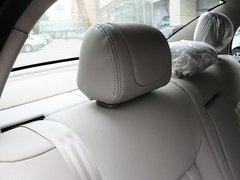 2011款 2.0L 自动 豪华型