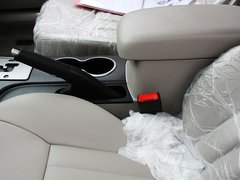 2011款 2.0L 自动 豪华型
