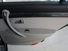 2011款 2.0L 自动 豪华型