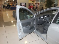 2011款 1.6L 自动 舒适版