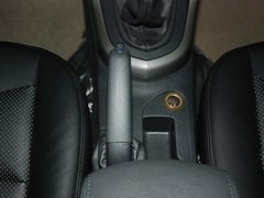 2011款 2.0L 手动 豪华版