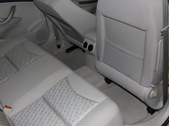 2011款 2.0L 自动 豪华版