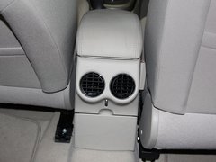 2011款 2.0L 自动 豪华版