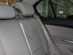 2011款 2.0L 自动 豪华版