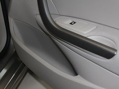 2011款 2.0L 自动 豪华版