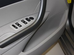 2011款 2.0L 自动 豪华版