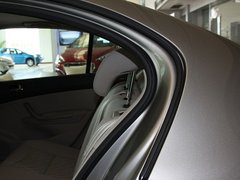 2011款 2.0L 自动 豪华版