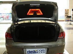 2011款 2.0L 自动 豪华版
