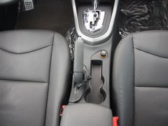 2011款 2.0L 自动 尊贵版