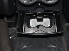 2011款 2.0L 自动 尊贵版