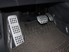 2011款 2.0L 自动 尊贵版