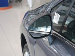 2011款 2.0L 自动 尊贵版