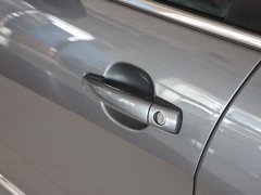 2011款 2.0L 自动 尊贵版