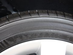 2011款 2.0L 自动 尊贵版