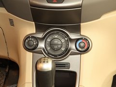 2011款 三厢 1.5L 手动 时尚型